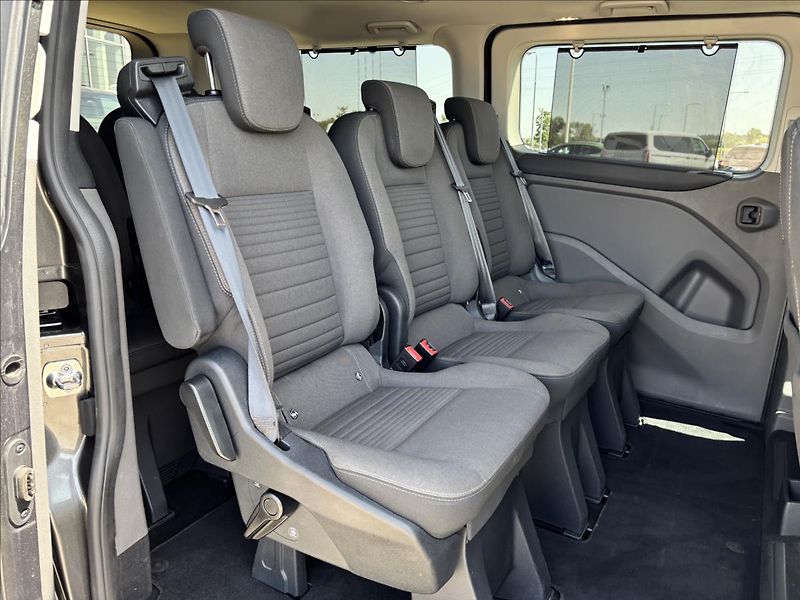Ford Tourneo Custom 2,0 EcoBlue 110kW L2 Titanium - fotka 16 z 41