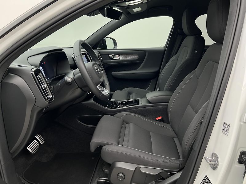 Volvo XC40 RECHARGE PLUS TWIN ENGINE AUT - fotka 3 z 43