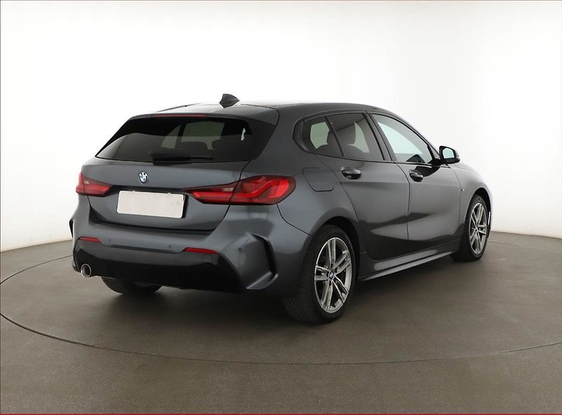 BMW Řada 1 (2021) M Sport 116d - fotka 5 z 21
