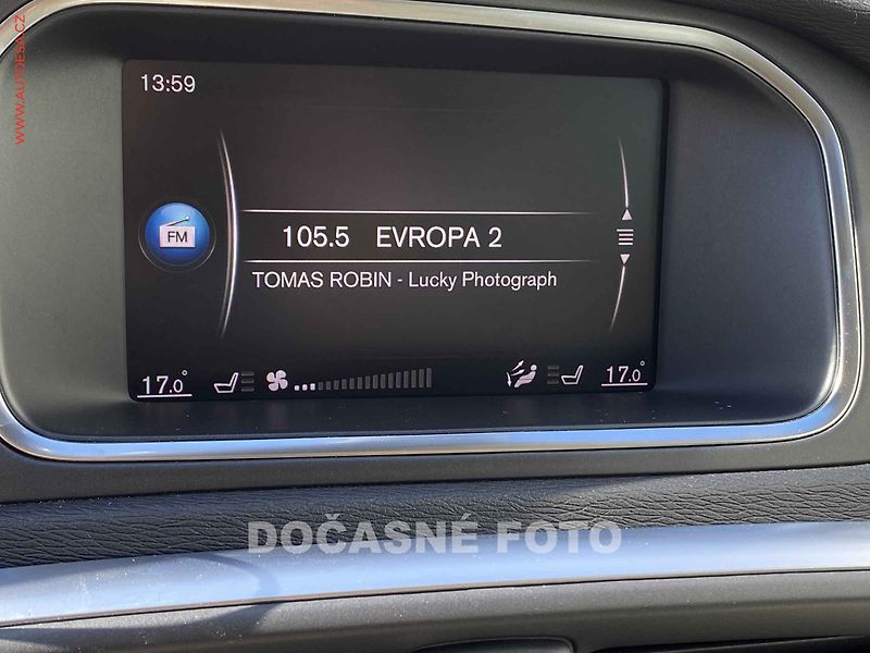Volvo V40 (2017) 2.0 D2, LED, kamera - fotka 15 z 17