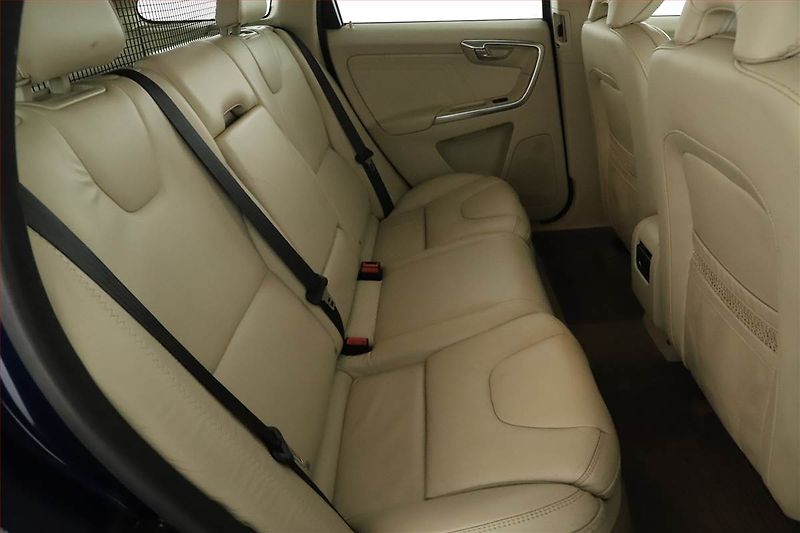 Volvo XC60 (2012) Ocean Race D5, 4X4, Automat - fotka 7 z 15