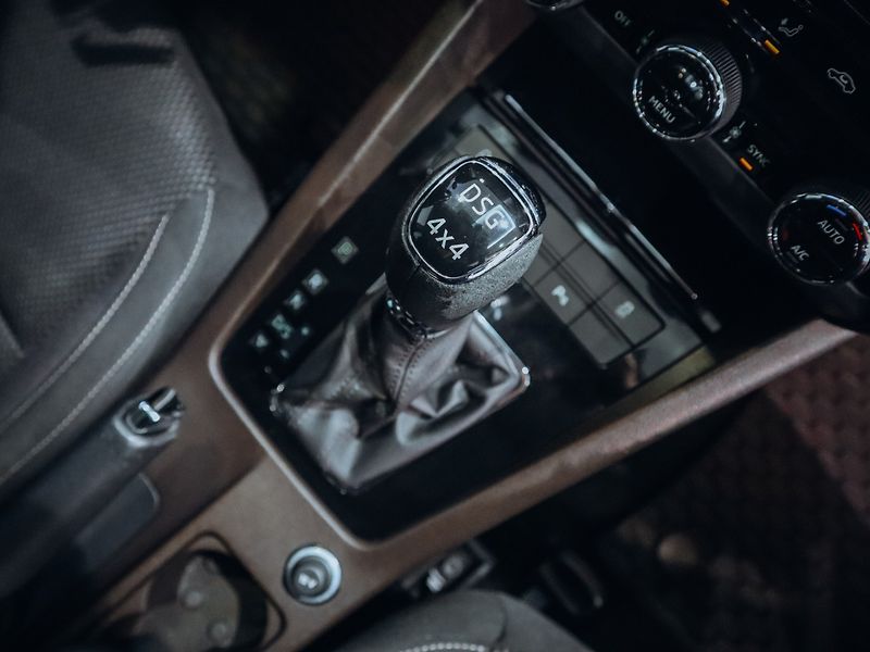 Škoda Octavia Scout 4x4 2,0 TDI - fotka 21 z 28
