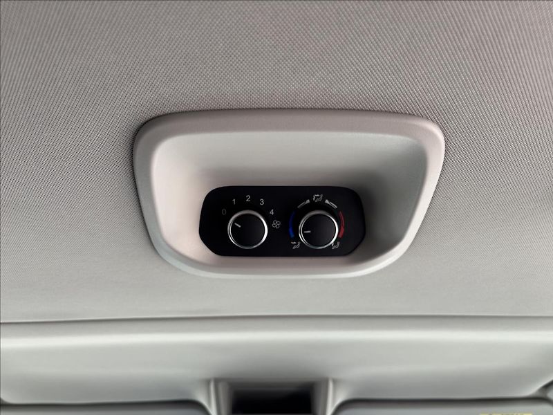 Ford Tourneo Custom 2,0 EcoBlue Titanium X 136kW - fotka 18 z 45