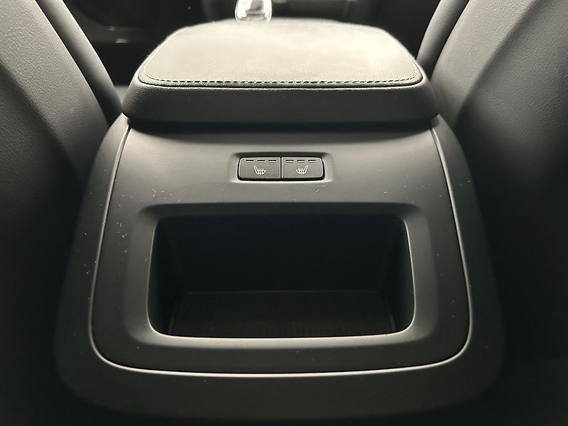 Volvo S90 2.0 B5 4x4 PLUS - fotka 30 z 31