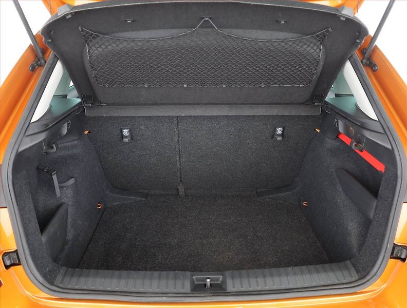 Škoda Kamiq (2023) Style 1.0 TSI - fotka 17 z 18