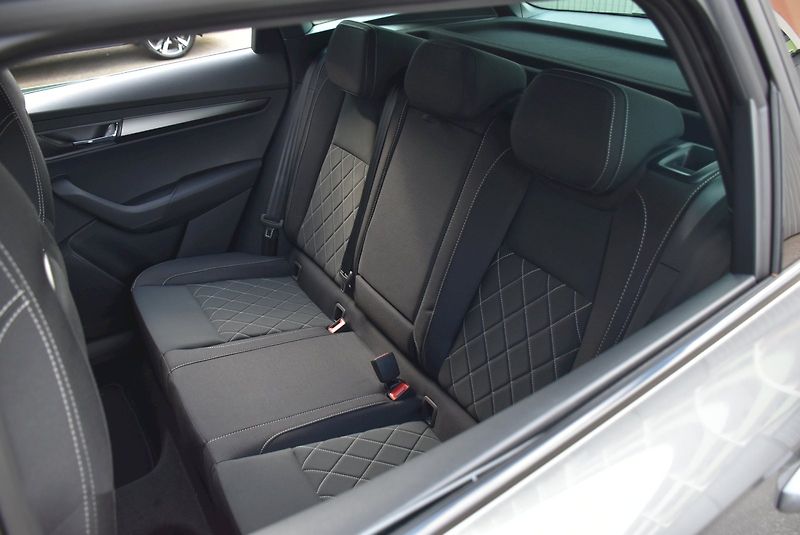 Škoda Karoq (2026) Sportline 1,5 TSI 110 kW 7° au - fotka 26 z 39