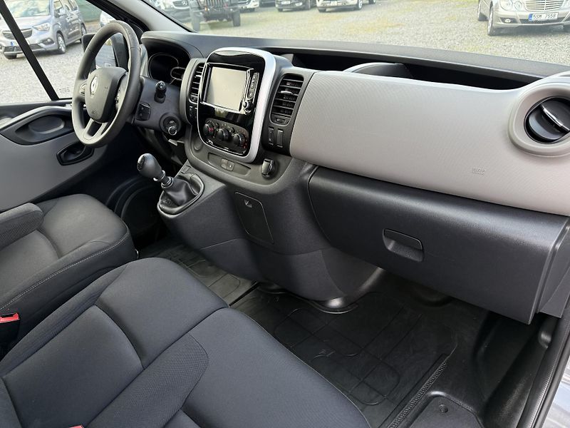 Renault Trafic 1.6dCi 89kW 9 míst ČR - fotka 10 z 20