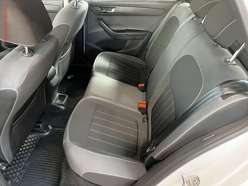 Škoda Fabia (2021) 1.0 TSi, ČR, Style, LED - fotka 10 z 15