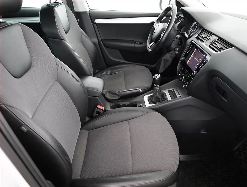 Škoda Octavia (2020) Ambition 1.0 TSI, Navi - fotka 7 z 20