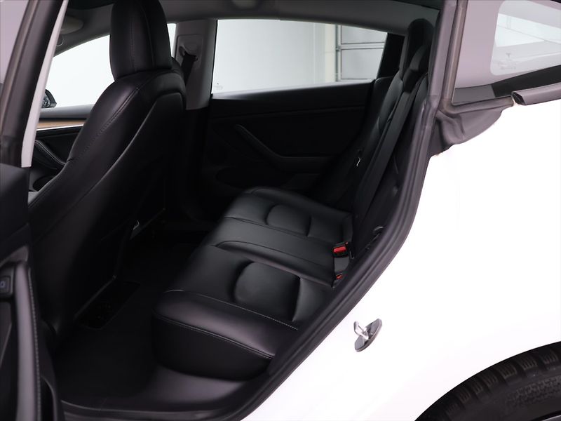 Tesla Model 3 Long Range 79kWh AWD sOH 90,3% - fotka 14 z 28