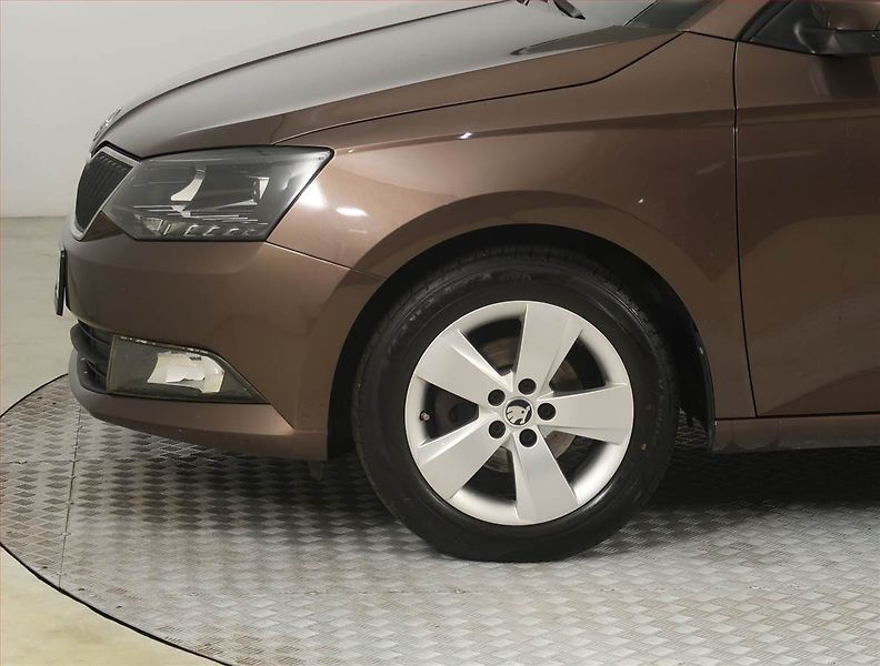 Škoda Fabia (2018) Ambition Plus 1.0 TSI - fotka 14 z 21