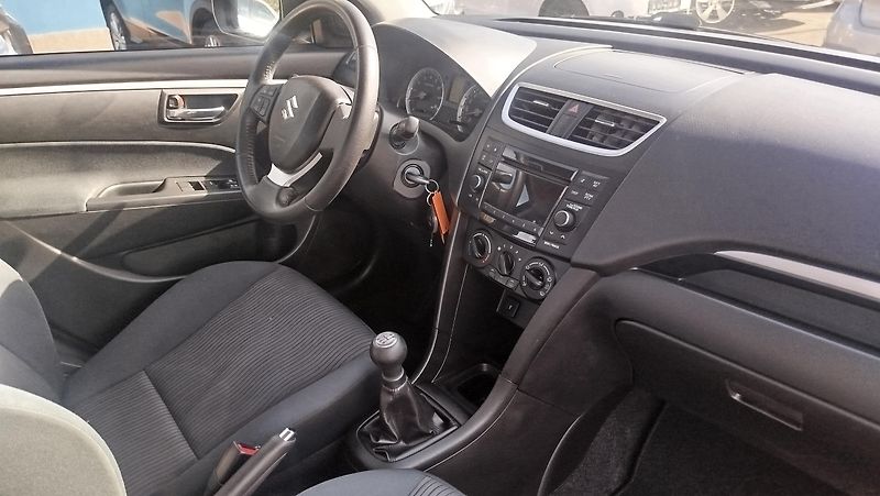 Suzuki Swift (2013) 1.2 16v 4x4  - fotka 20 z 35