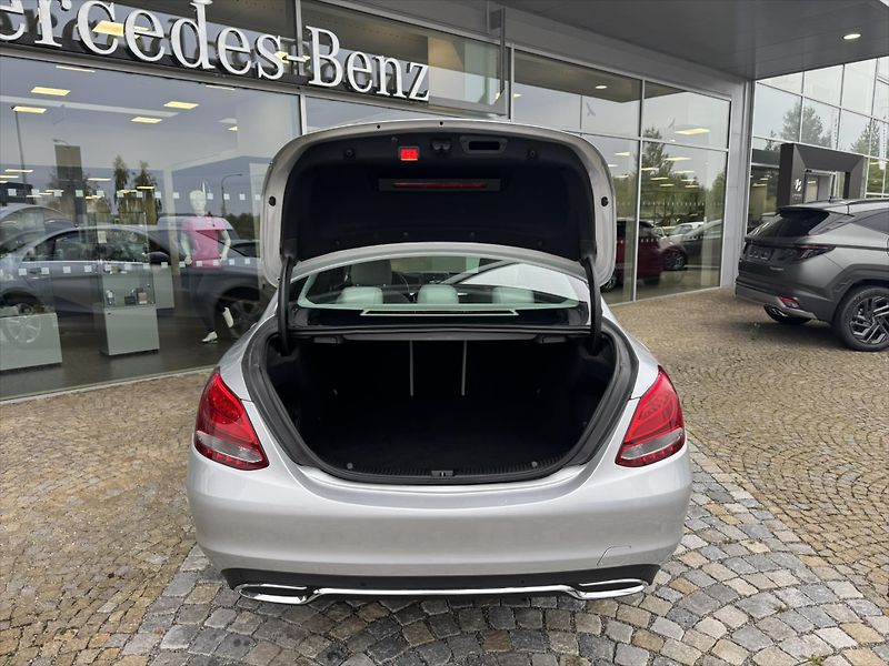 Mercedes-Benz Třídy C C 180 - fotka 21 z 23