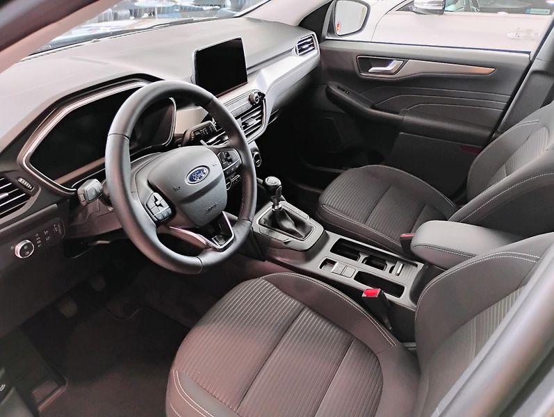 Ford Kuga 1.5T EcoBoost, Titanium  - fotka 8 z 26