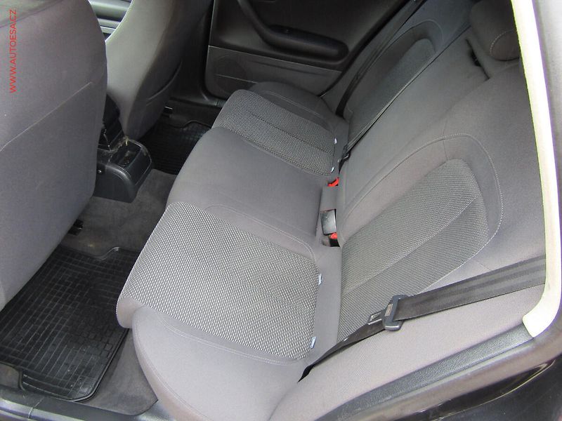 Seat Exeo (2010) 2.0 TDi, ČR, autoAC - fotka 10 z 14