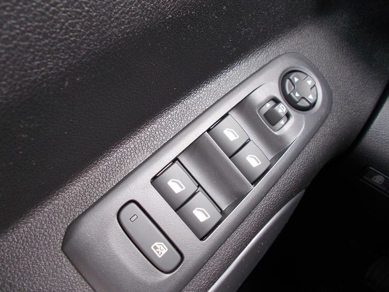 Citroën Berlingo (2026) PLUS Petrol 110k Manual - fotka 13 z 16