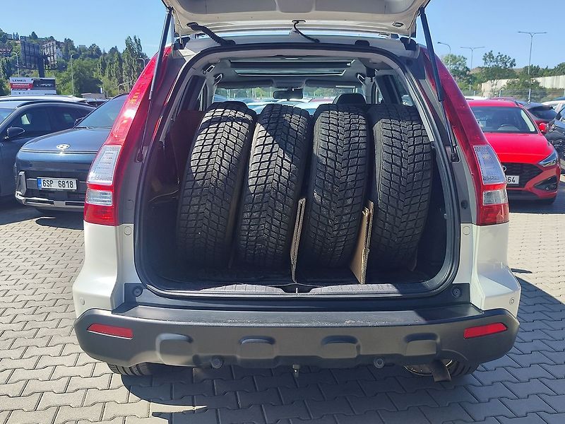 Honda CR-V 2.2 i-CDTI/Executive ČR 1.Maji - fotka 9 z 25