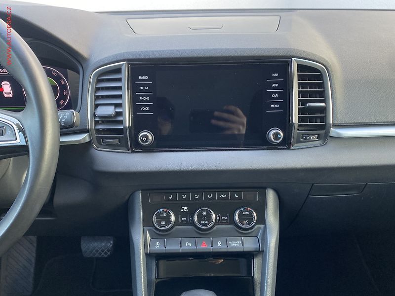 Škoda Karoq (2018) 1.5 TSi, Style, DSG, LED, - fotka 12 z 18