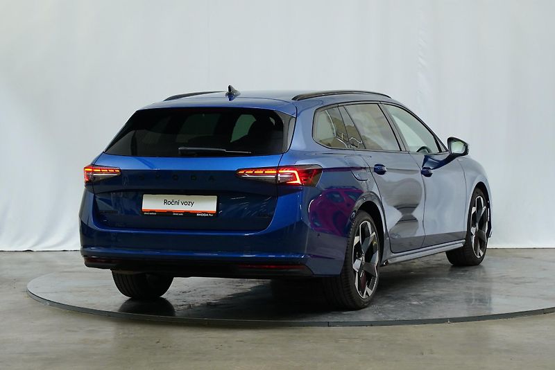 Škoda Superb - fotka 2 z 28
