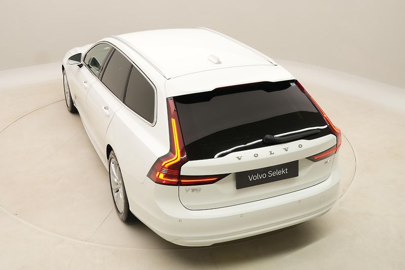 Volvo V90 B4 MOMENTUM AUT - fotka 18 z 46