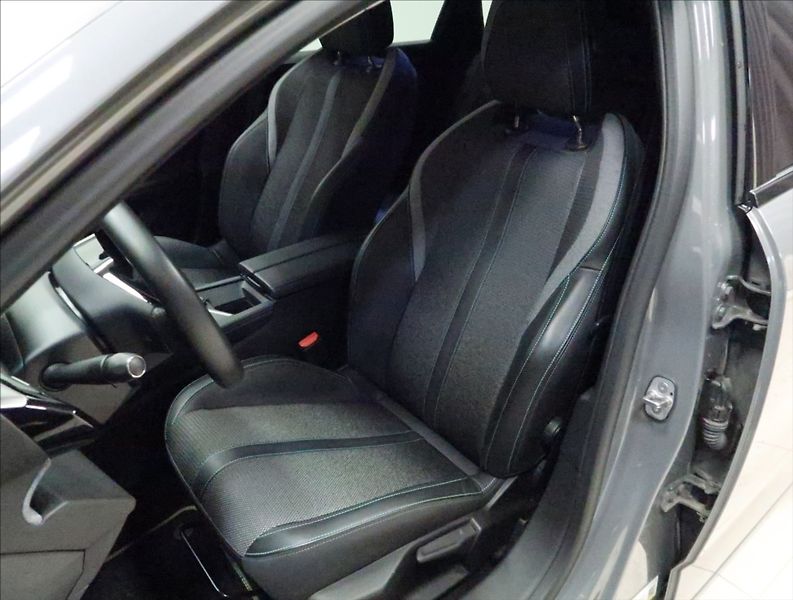 Peugeot 308 1,2 PT ALLURE NAVI KAMERA ČR - fotka 34 z 46