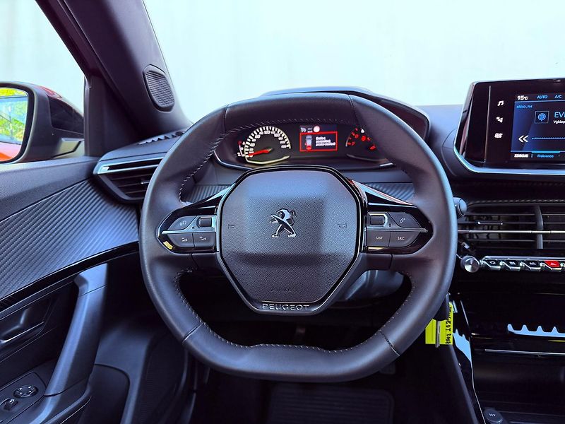 Peugeot 2008 1.2 PureTech Allure, Záruka - fotka 18 z 28