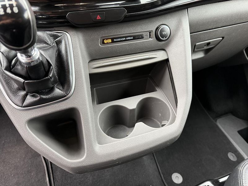Ford Tourneo Custom (2018) SPORT - 2,0TDCi - 125kw - fotka 37 z 69