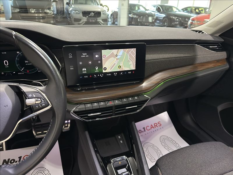 Škoda Octavia 2,0   TDI SCOUT 4X4 110KW HEAD - fotka 16 z 37