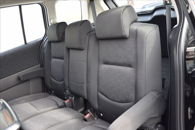 Mazda 5 1,8 i(MZR) 85KW 7 MÍST TAŽNÉ - fotka 19 z 40