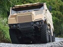 Kolový obrněný transportér Titus na podvozku Tatra 6x6.