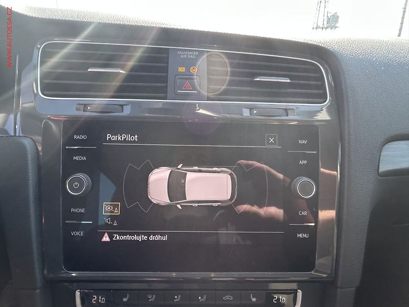 Volkswagen Golf (2017) 2.0TDi, Comfortline, DSG - fotka 14 z 17