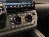 Land Rover Defender (2026) OCTA BLACK AWD AUT - náhled 39
