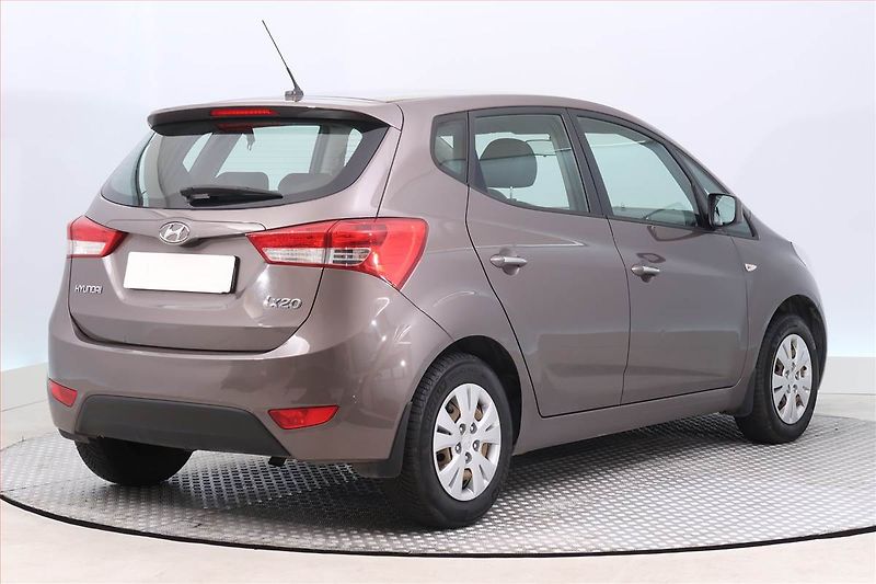 Hyundai ix20 (2015) 1.4 CVVT, Serv.kniha - fotka 5 z 15