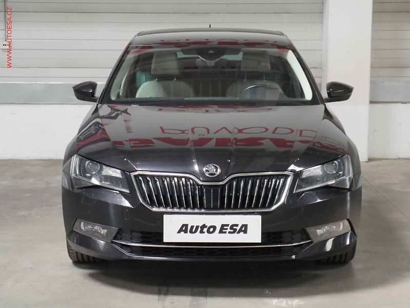 Škoda Superb (2017) 2.0 TDi, 2.maj,ČR, L&K, DSG - fotka 2 z 25