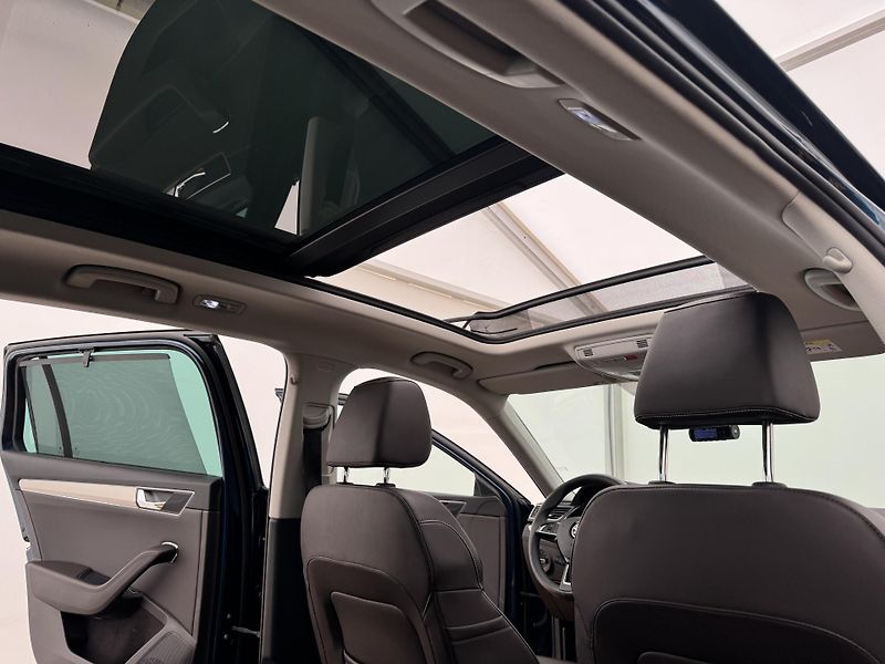 Škoda Superb 1.4tsi*Plug-In*160kw*L&K*PANO* - fotka 17 z 44