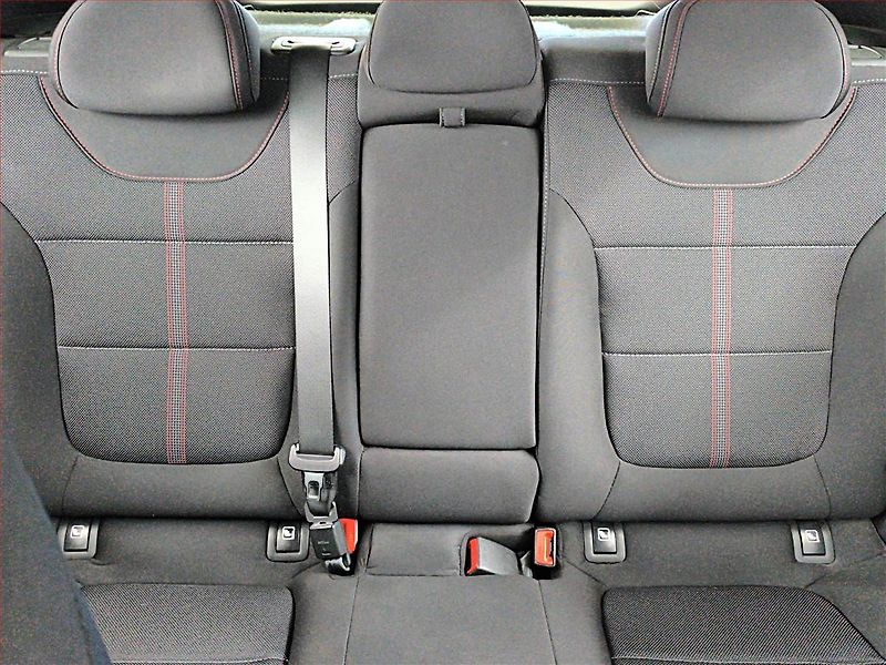 Hyundai i30 (2021) N-Line 1.5 T-GDI MHEV - fotka 10 z 17