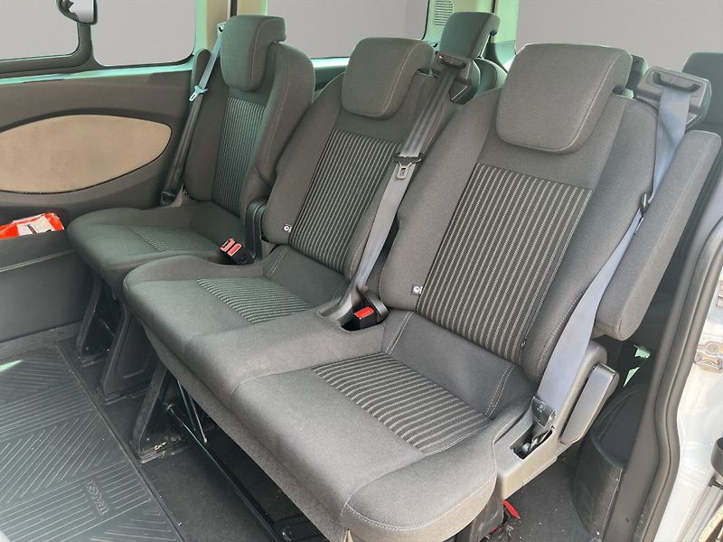 Ford Tourneo Custom (2014) L1 2.2 TDCi 114kW, Tažné - fotka 21 z 23