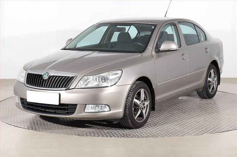 Škoda Octavia (2009) Ambiente 1.9 TDI, Serv.kniha - fotka 2 z 21
