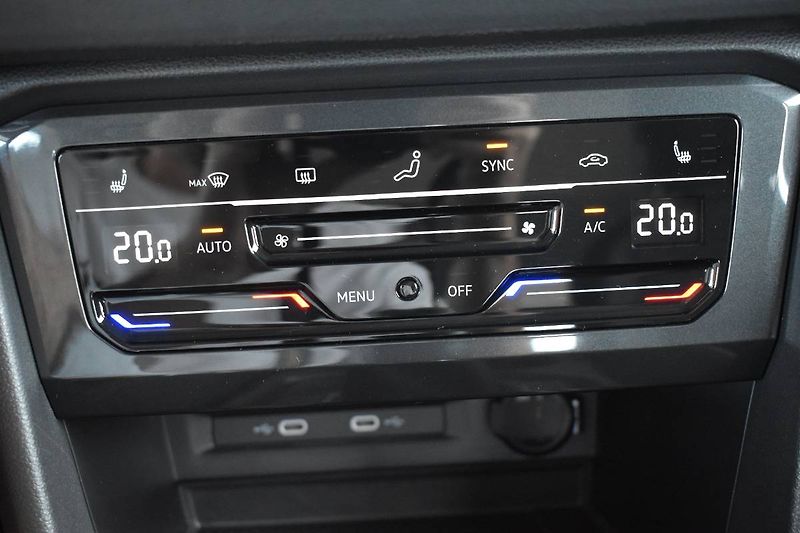 Volkswagen Tiguan (2022) 1.5TSI 110kW Manuál,LED - fotka 21 z 23