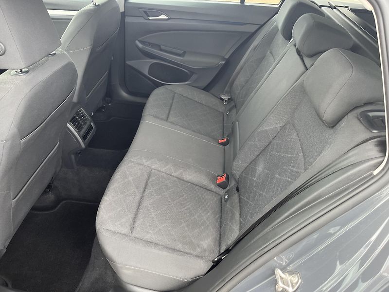 Volkswagen Golf 1.5 TSi  110 kW ČR - fotka 12 z 34