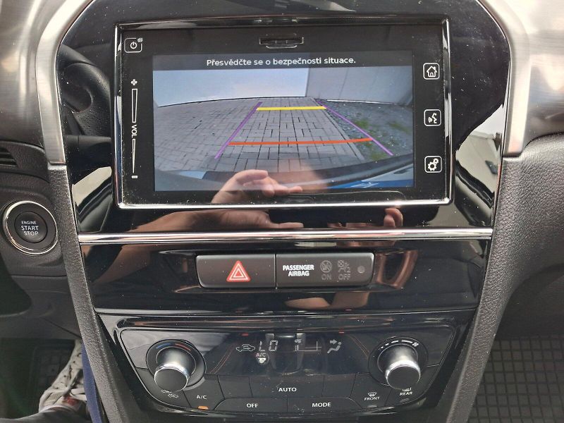 Suzuki Vitara (2017) Automat 4x4 1,4i 103kW - fotka 18 z 33