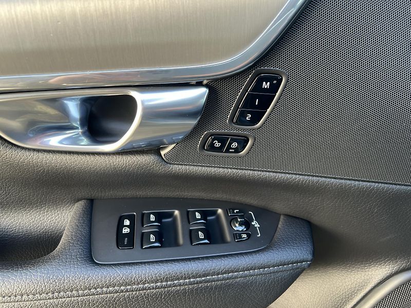 Volvo V90 (2019) 2.0d*173Kw*CrossCountry*4x4*AT - fotka 12 z 43
