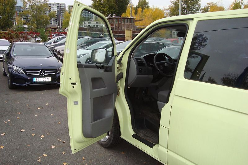 Volkswagen Transporter (2008) 2.5TDi,AUT,ČR,S.Kn.9-Míst - fotka 22 z 58