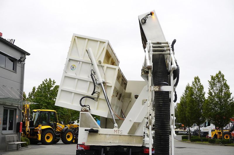 MAN TGA (2008) 35.440 8×4 / vacuum excavator - fotka 12 z 24