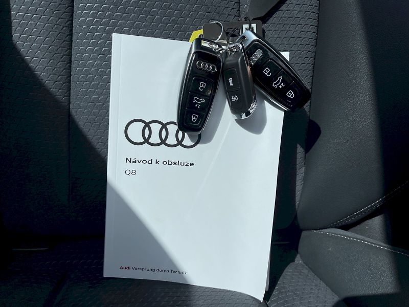 Audi Q8 (2023) 50 TDI 210 kW Quattro S-Line T - fotka 34 z 35