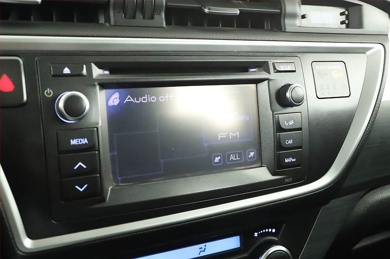 Toyota Auris (2013) 1.6 Valvematic, Serv.kniha - fotka 10 z 12