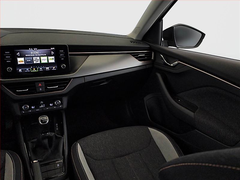Škoda Kamiq (2022) 1.5 TSI - fotka 8 z 16