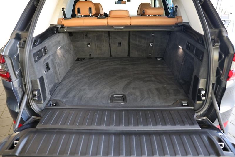 BMW X5 xDrive30d - fotka 8 z 27