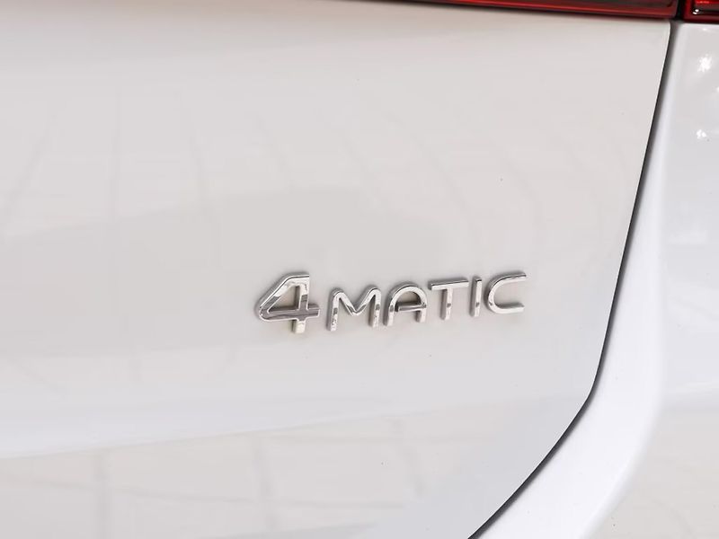 Mercedes-Benz EQA 300 4M Progressive Kam LED Nav - fotka 4 z 16