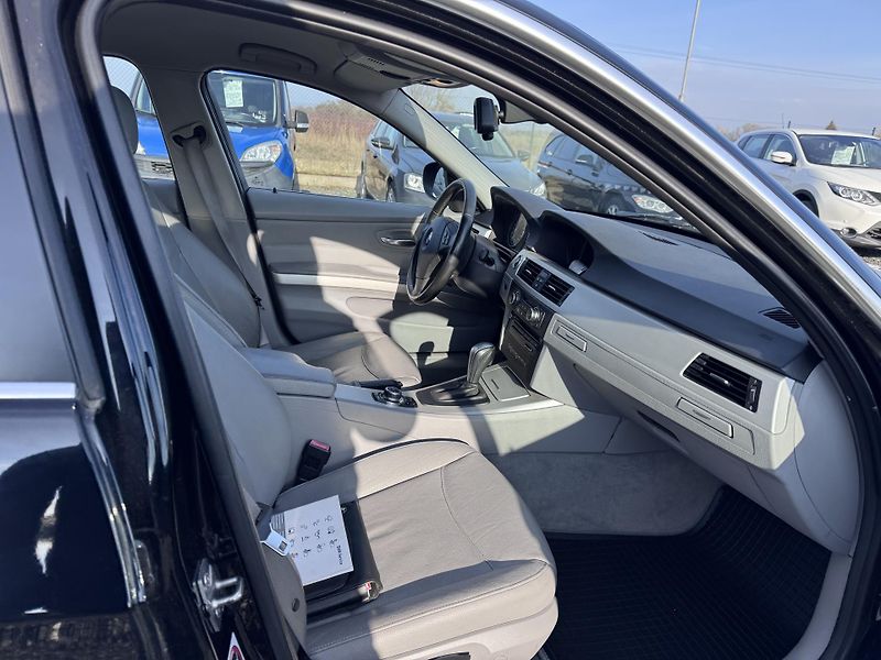 BMW Řada 3 330D, 180 kW, xDrive, kombi - fotka 18 z 25